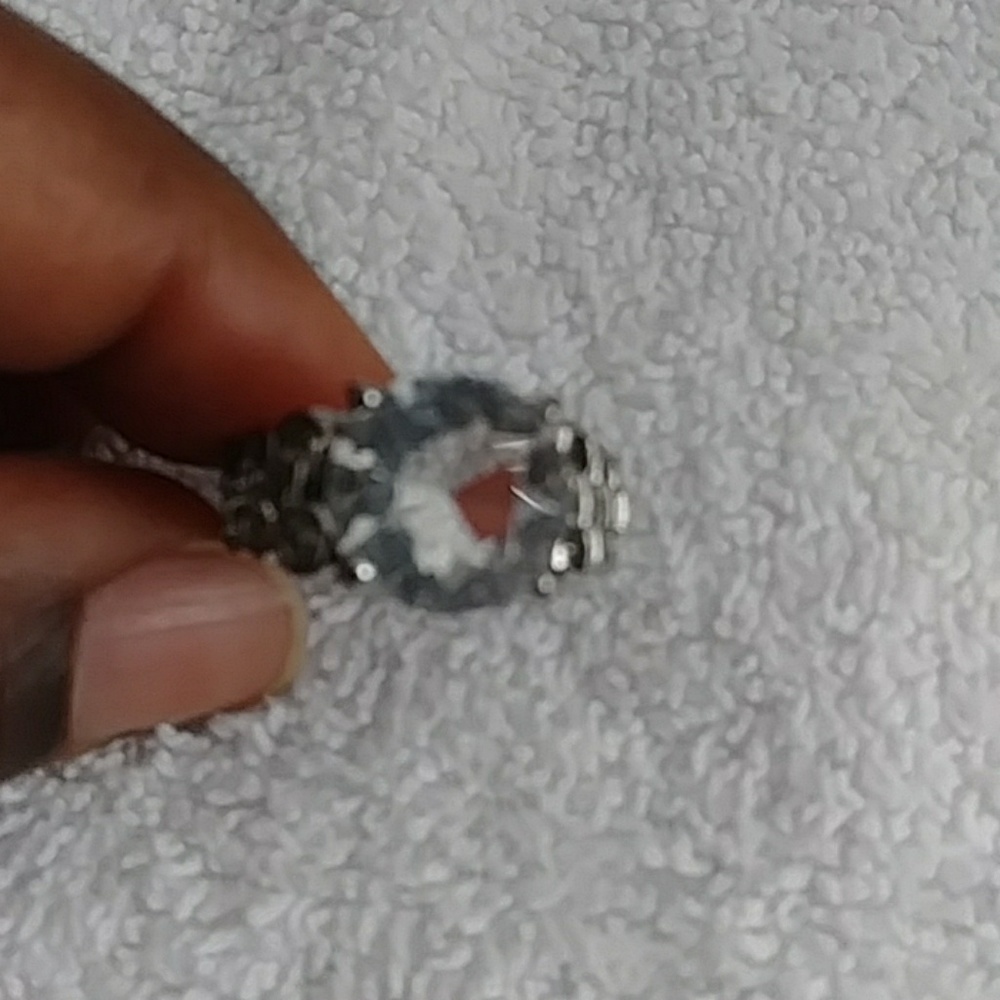 Jewelry - Picture 3 of 3